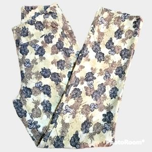 *Lulu B stretchy tropical floral print pull on pants, size 4. Neutral col…
